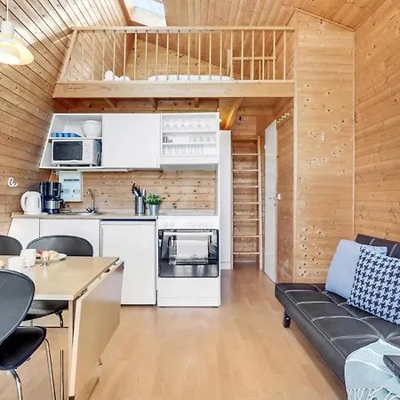 بيت للعطل 2 Bedroom Lovely In *