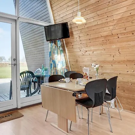 2 Bedroom Lovely In Feriehus Fredericia
