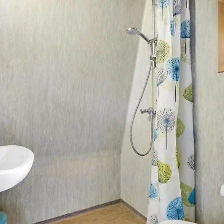 2 Bedroom Lovely In *